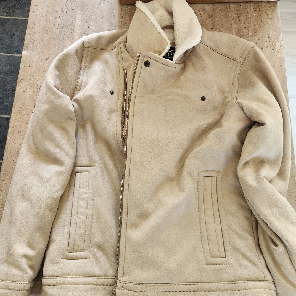 Hollister Tan Lightweight Shirt Jacket Classic Casual Design